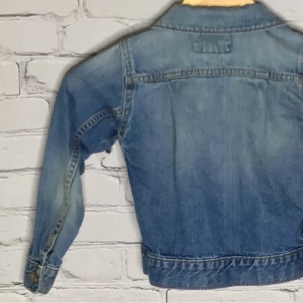 OshKosh B’gosh Light Rinse Cotton Button Front Denim Jacket 6